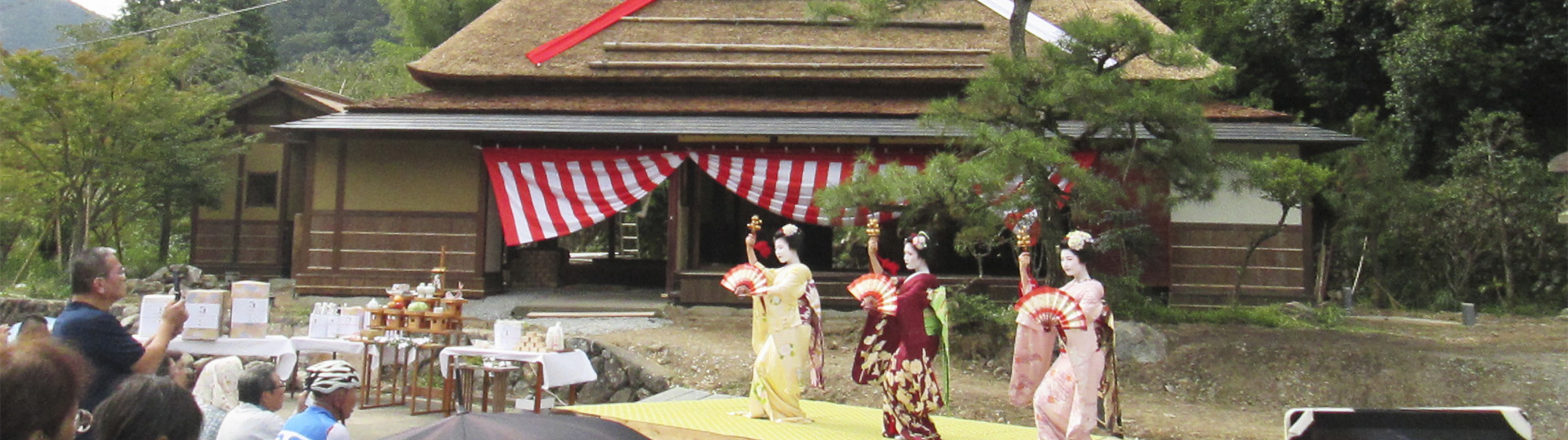 四国茅葺屋根工事店